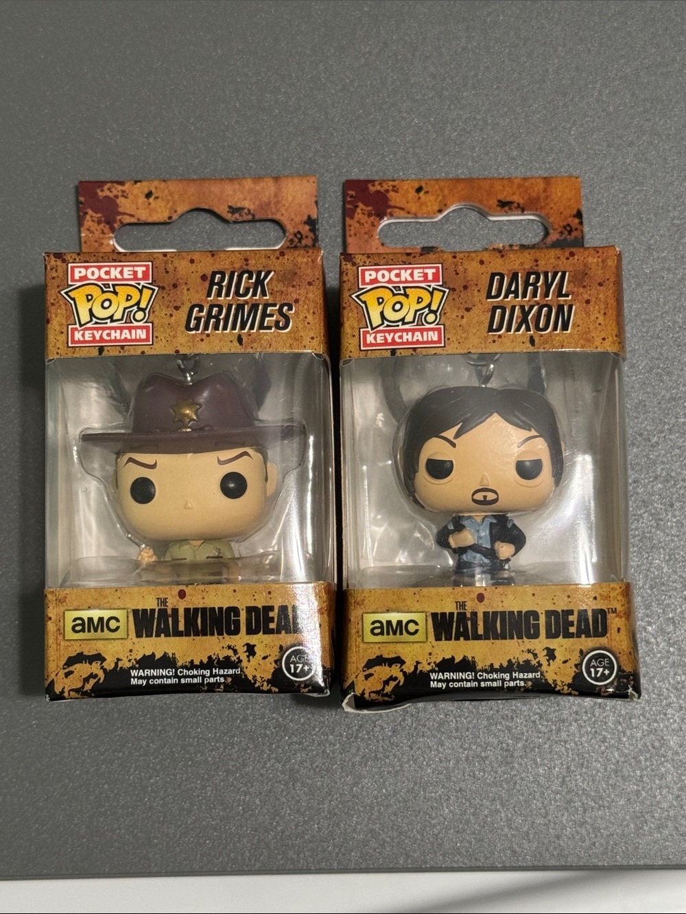 🧟‍♀️🧟‍♂️WALKING DEAD FANS! 2 Pocket Pop! Keychains - Rick Grimes & Daryl Dixon